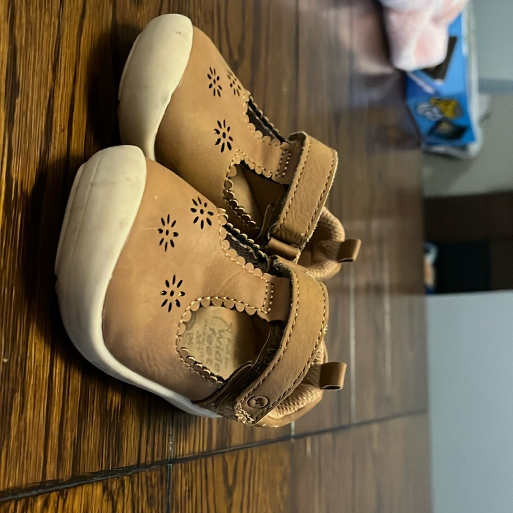 Brown 5m soft velcro sandals